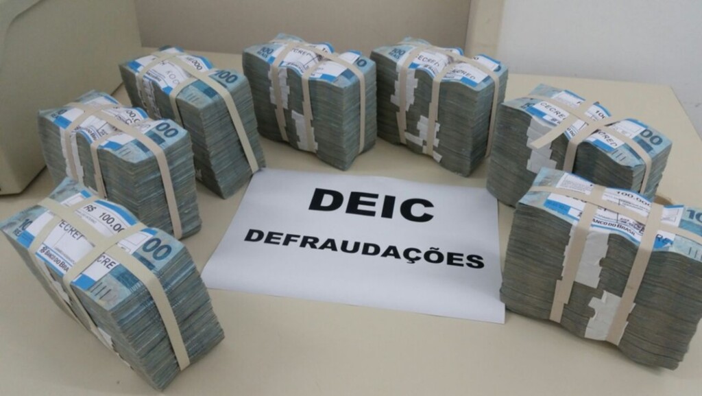 - Polícia apreendeu R$ 700 mil em dinheiro (Foto: Polícia Civil/Divulgação) Esquema