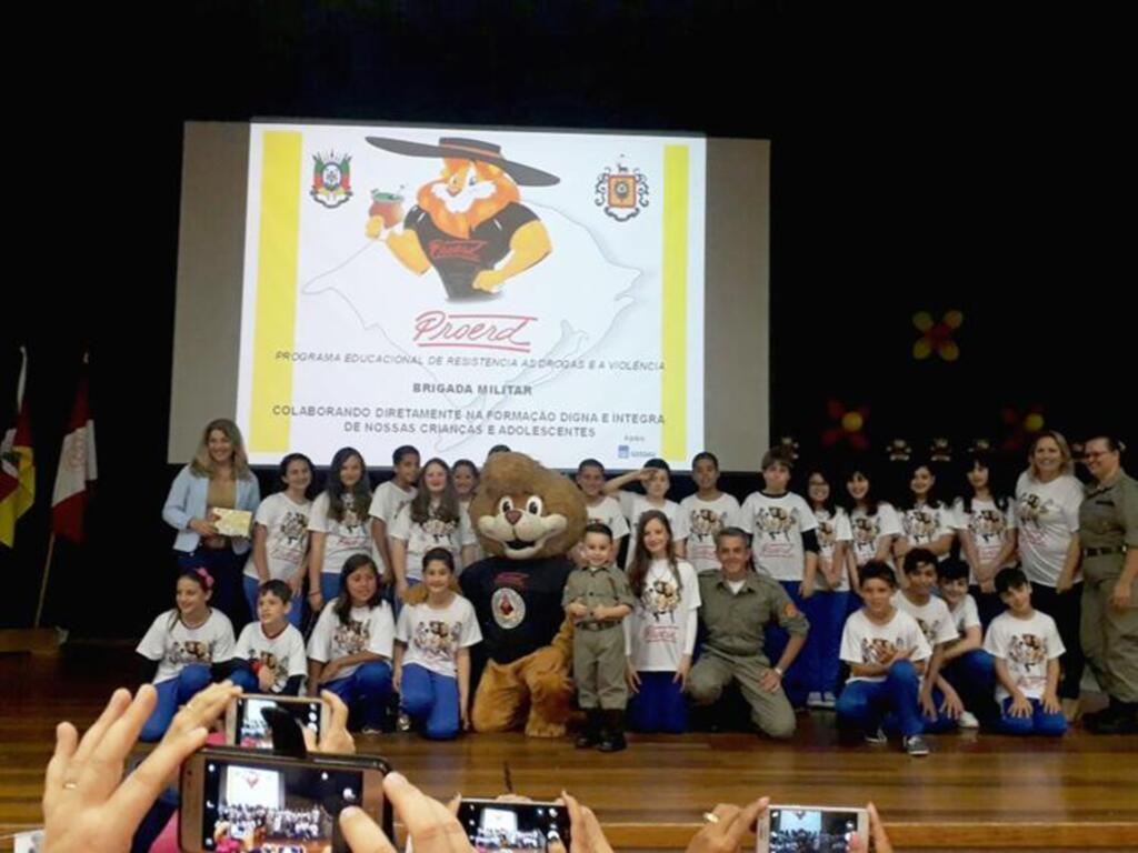 PROERD FORMA MAIS DE 400 ALUNOS EM TORRES