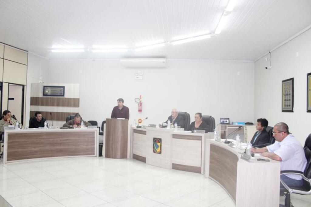 VEREADOR ELOGIA NA CÂMARA  O TRABALHO DA SAÚDE MUNICIPAL DE PRAIA GRANDE