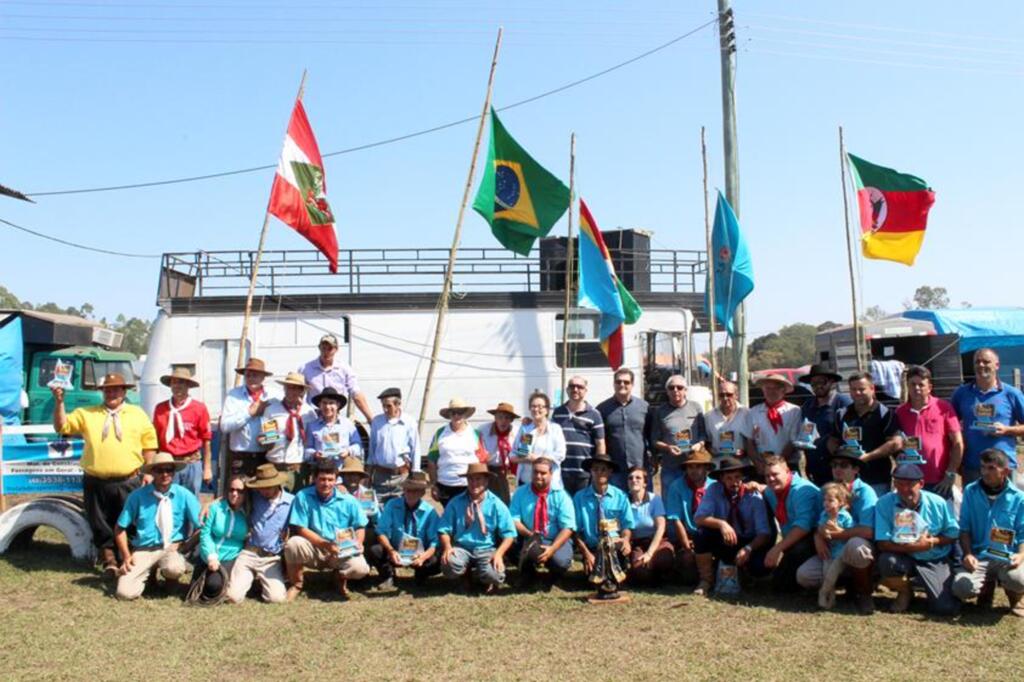 SUCESSO NO II RODEIO CRIOULO DO CTG VIZINHOS DO RIO GRANDE