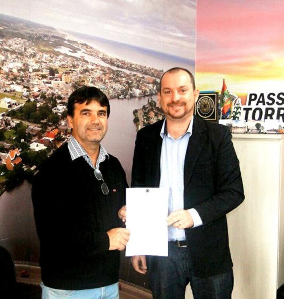 ROSA DO MAR RECEBE  PAVIMENTAÇÃO