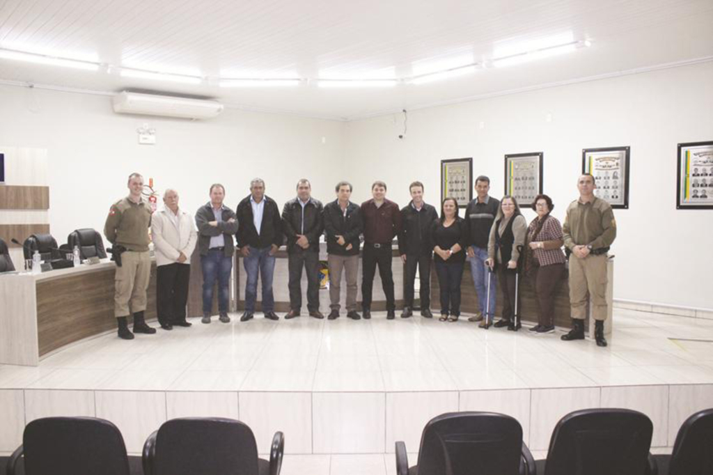 VEREADORES DE PRAIA GRANDE RECEBEM  REPRESENTANTES DA APAE E POLÍCIA MILITAR
