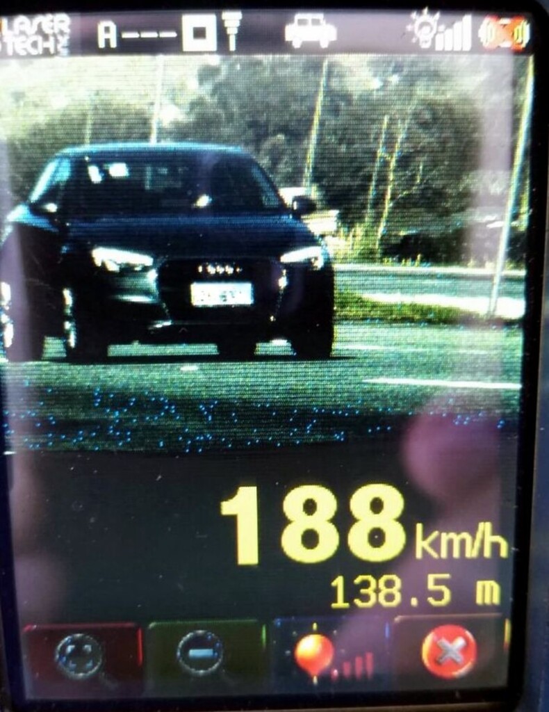 Motorista é flagrado a 188 km/h na BR-101, em Garopaba, SC