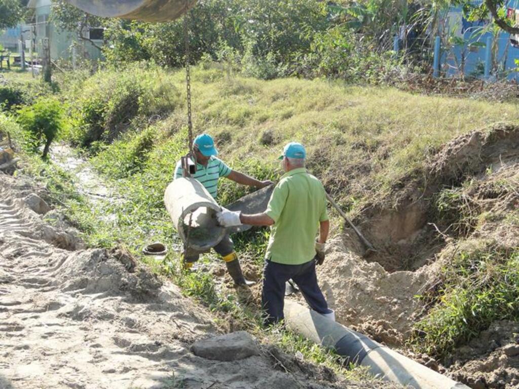 NOVAS TUBULAÇÕES PARA ESCOAMENTO DE ÁGUAS  PLUVIAIS EM PASSO DE TORRES