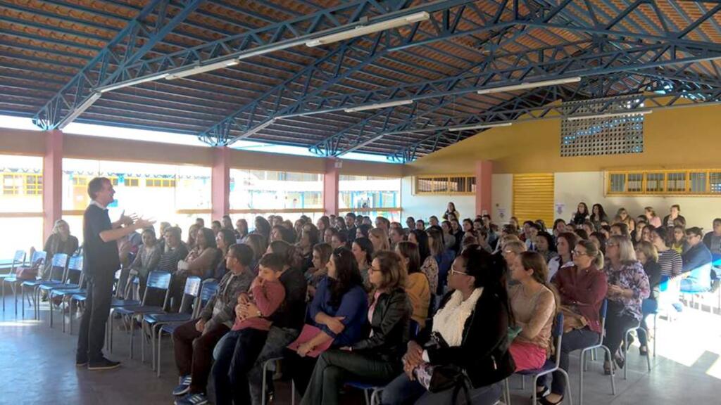 SECRETARIA DE EDUCAÇÃO REALIZA  PALESTRA MOTIVACIONAL