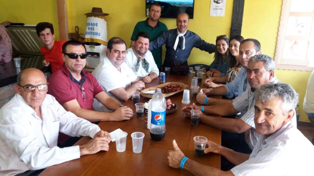 POLÍTICOS VISITAM PRAIA GRANDE