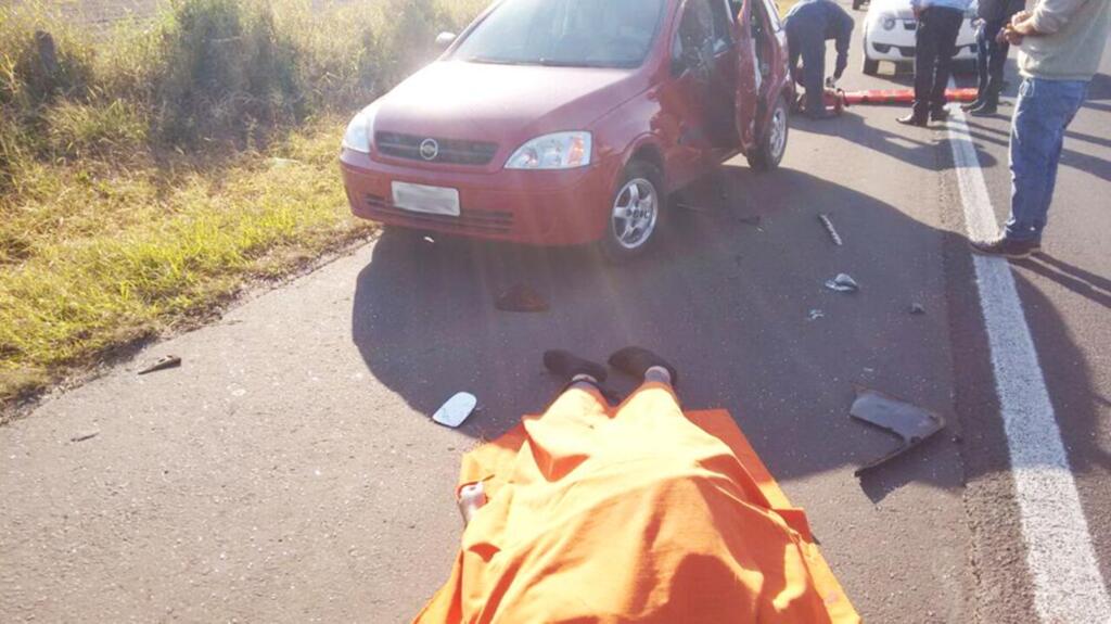 IDOSO É ATROPELADO NA BR-101 APÓS PARAR NO ACOSTAMENTO COM PORTA ABERTA