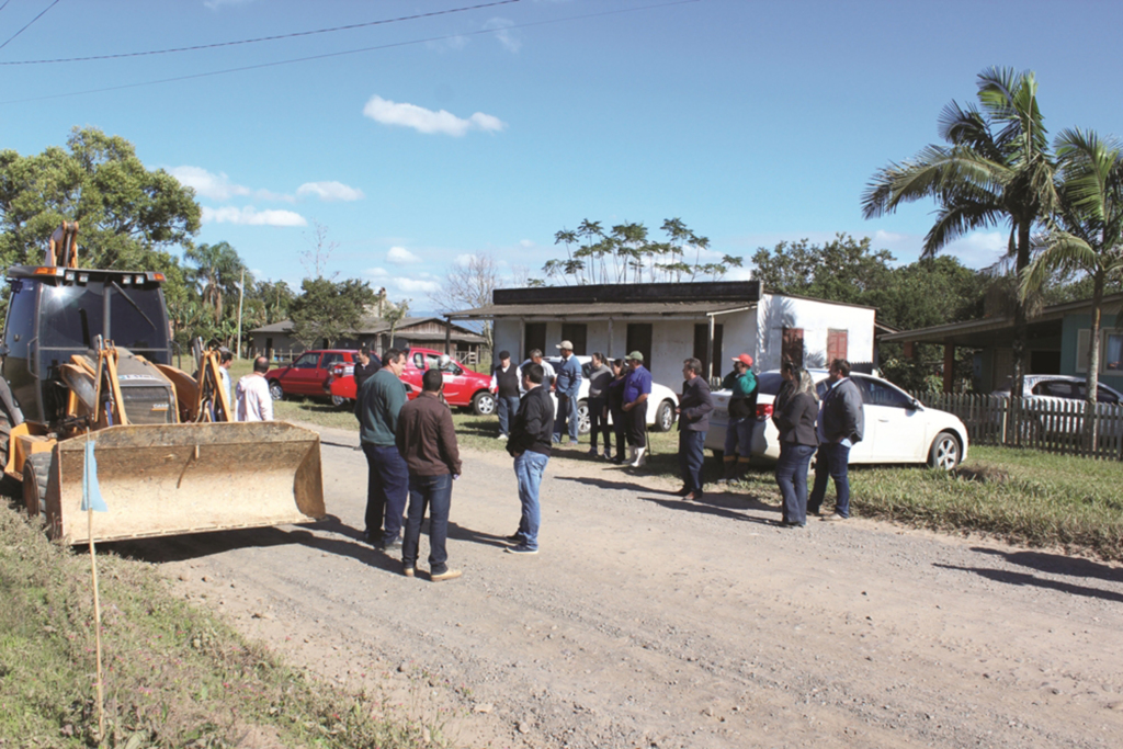 ASSINADA A ORDEM DE SERVIÇO PARA  O 2º LOTE DA RODOVIA MUNICIPAL  SJS-345 DE QUERÊNCIA
