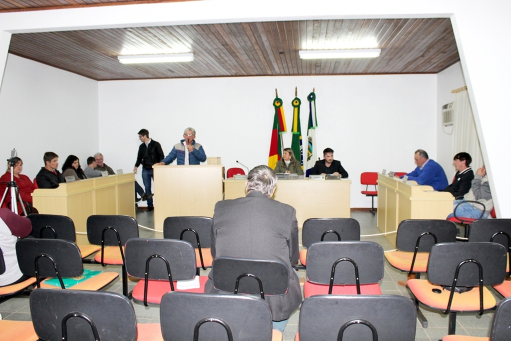 CÂMARA DE VEREADORES DE MORRINHOS DO SUL  REALIZA SESSÃO LEGISLATIVA