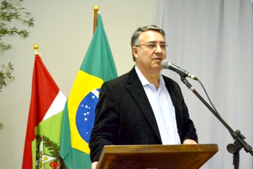 GOVERNADOR APRESENTA RECURSOS  DO FUNDAM 2 EM ARARANGUÁ