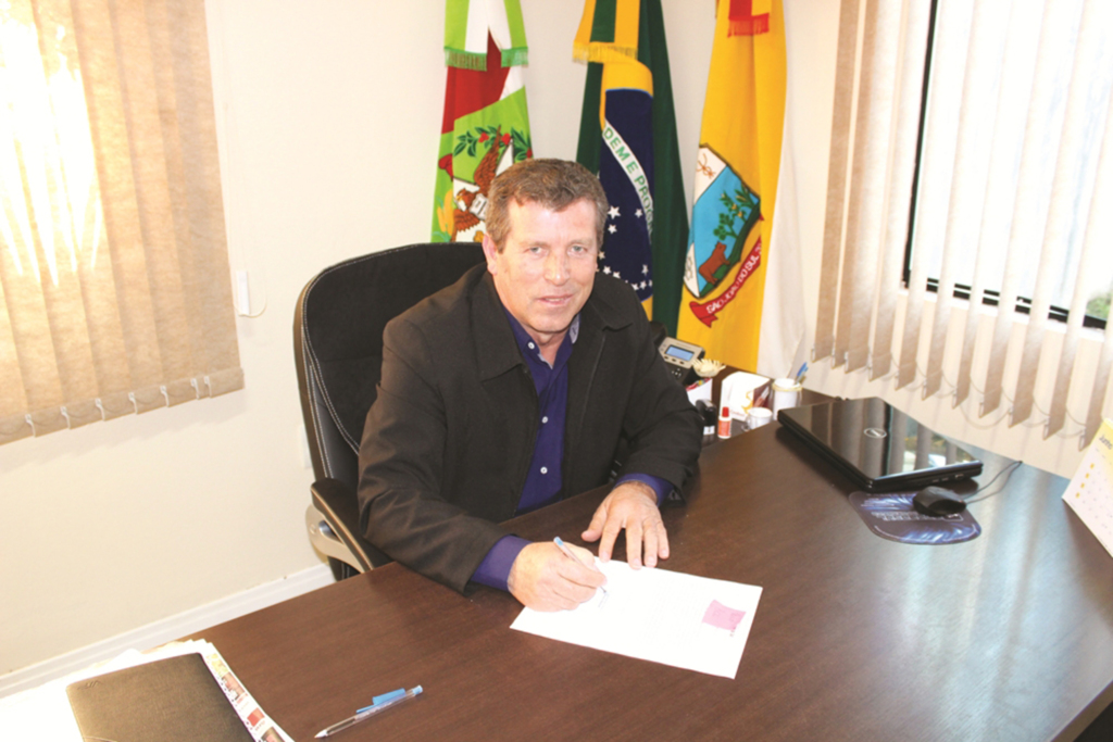 PREFEITO MOACIR TEIXEIRA FAZ AVALIAÇÃO POSITIVA DO  1º SEMESTRE DE GOVERNO MUNICIPAL EM SÃO JOÃO DO SUL