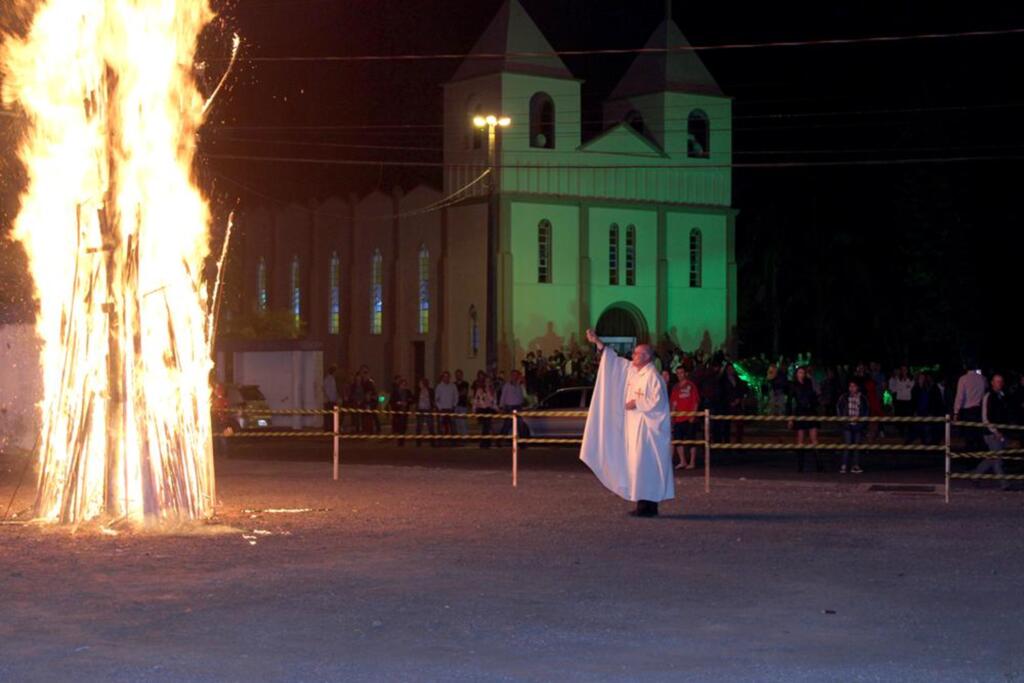 GRANDE PÚBLICO PRESTIGIA A FESTA DE SÃO JOÃO BATISTA