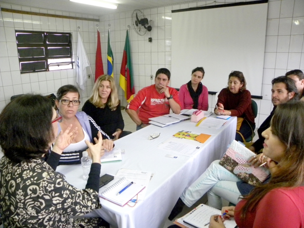 PREFEITURA E SEBRAE ENCAMINHAM IMPLANTAÇÃO  DE PROJETO EMPREENDEDOR PARA JOVENS EM TORRES