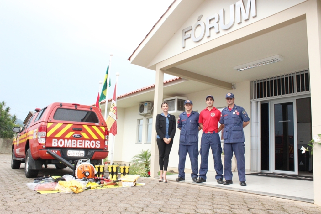 2º GBM DE PASSO DE TORRES RECEBE EQUIPAMENTOS