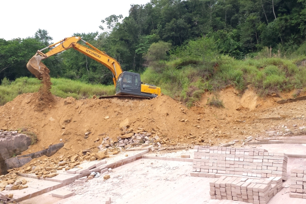 SECRETARIA DE OBRAS SEGUE EM RITMO  ACELERADO EM MAMPITUBA