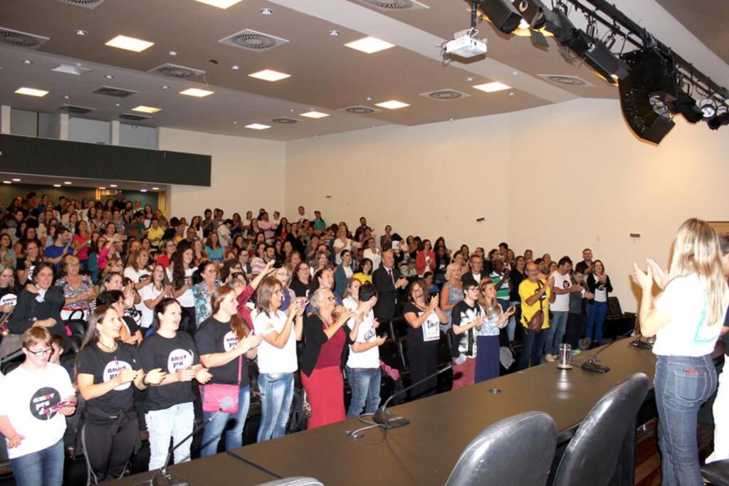 DIA INTERNACIONAL DA SÍNDROME DE DOWN É CELEBRADO COM SEMINÁRIO