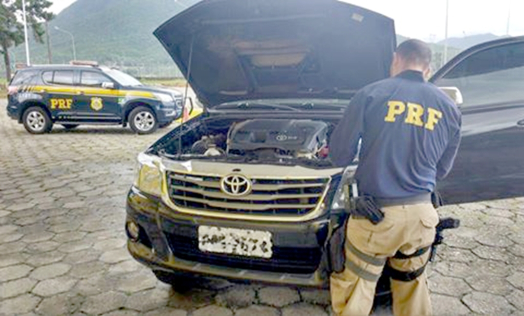 HILUX ROUBADA E CLONADA É RECUPERADA EM PALHOÇA
