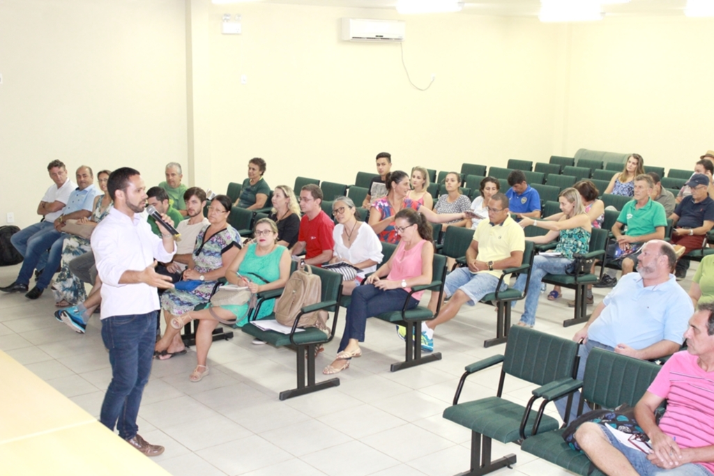 TURISMO É TEMA DE REUNIÃO EM PRAIA GRANDE