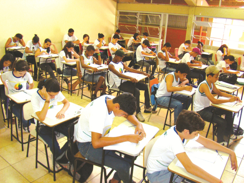 ANO LETIVO INICIA  MOVIMENTADO NA REDE ESTADUAL DE ENSINO