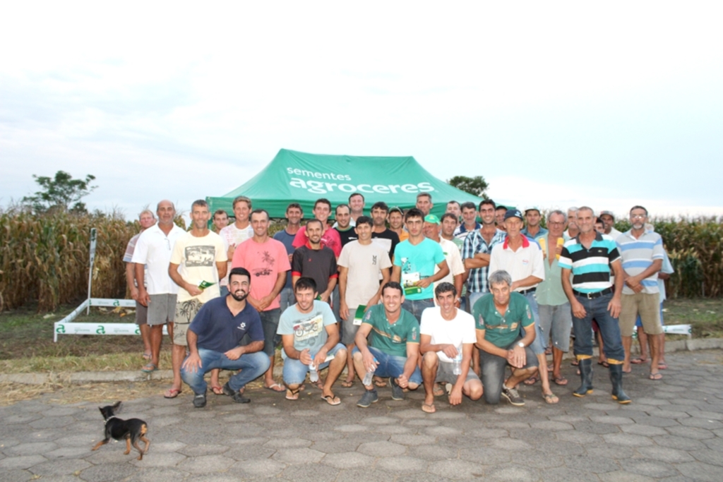 BAUER E ALVES REALIZA TARDE DE CAMPO SOBRE O MILHO