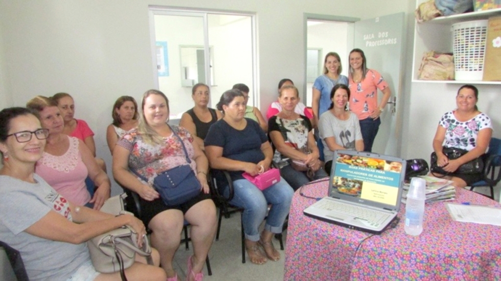 PRAIA GRANDE PROMOVE CURSO  DE CAPACITAÇÃO DE MERENDEIRAS