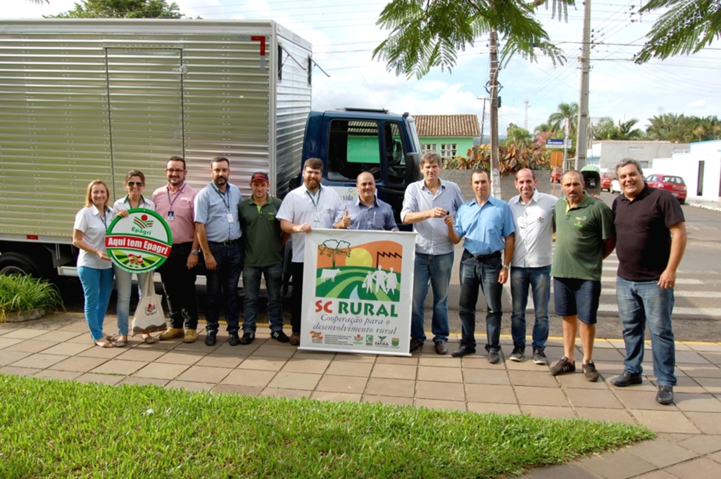 COOPERATIVA RECEBE APOIO DO GOVERNO DO ESTADO  PARA TRANSPORTE DA BANANA ORGÂNICA