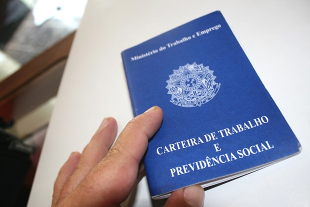 DESEMPREGO BATE  RECORDE E ATINGE 12,3 MILHÕES DE BRASILEIROS