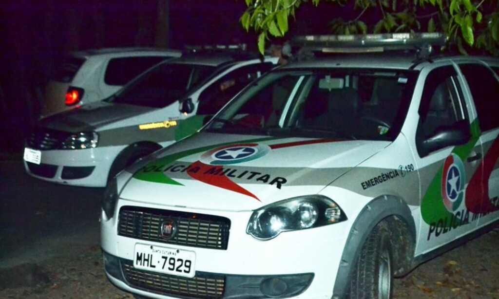 HOMEM É BALEADO NO CENTRO DE PASSO DE TORRES