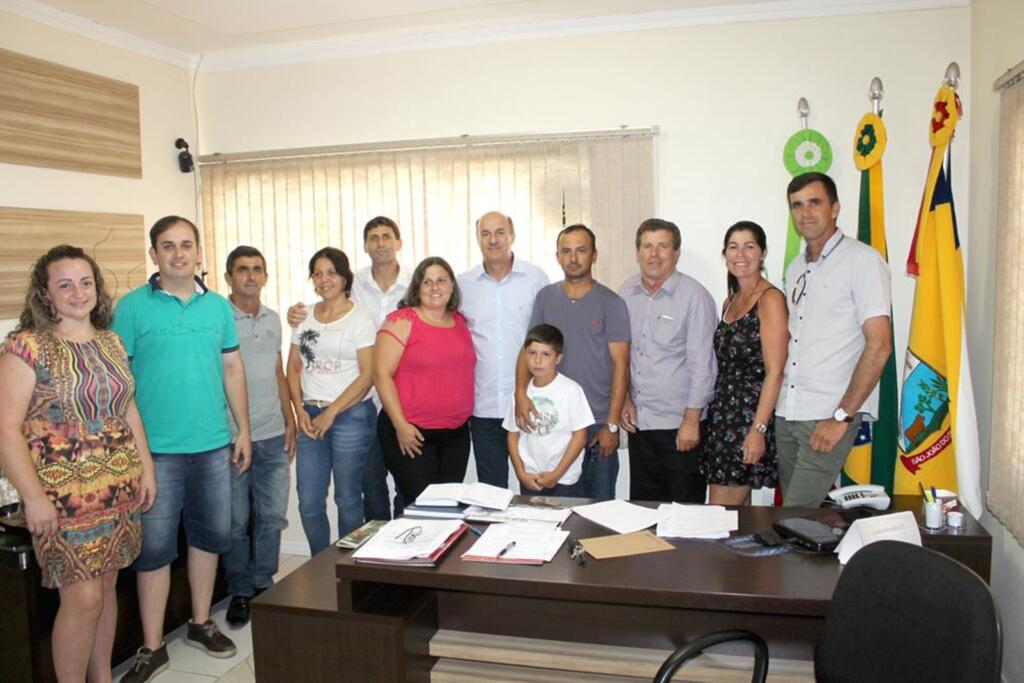 RITA DA SILVA VOLTA A SECRETARIA MUNICIPAL DE EDUCAÇÃO DE SÃO JOÃO DO SUL