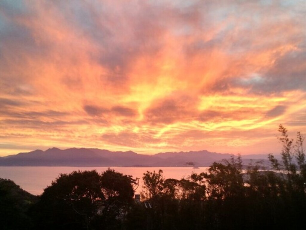  - Pôr do sol na terça-feira (6) em Florianópolis; tempo vai mudar (Foto: Fabian Londero/RBS TV)