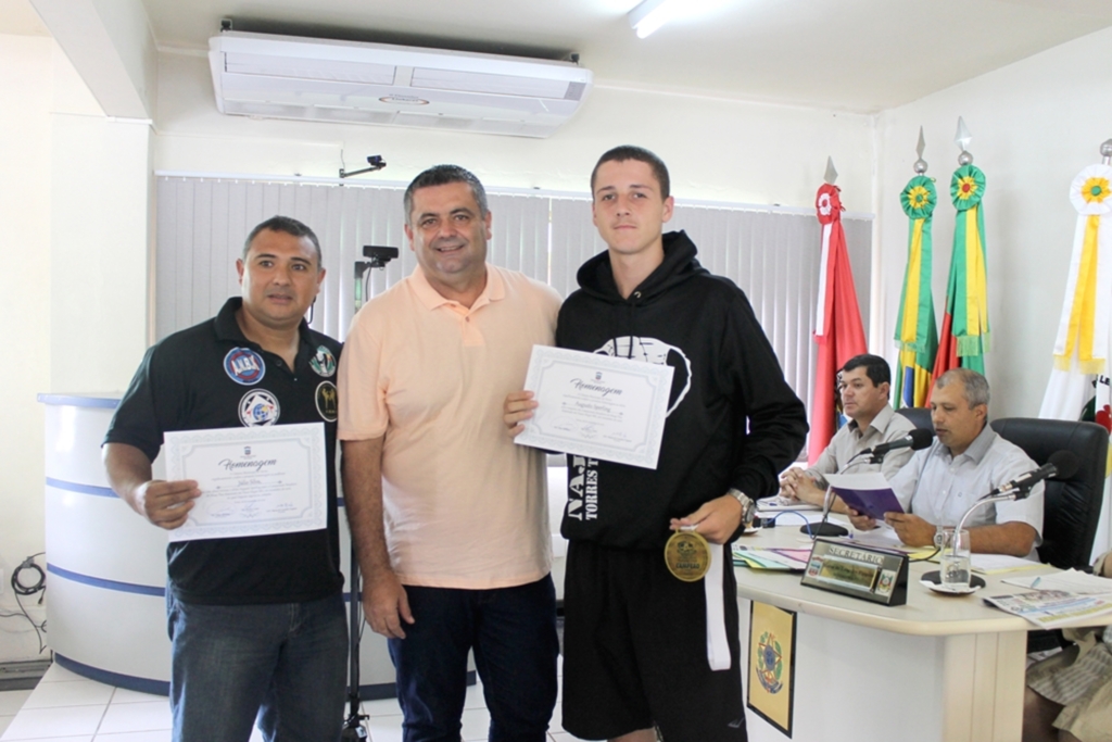 CÂMARA DE VEREADORES REALIZA HOMENAGEM E BUSCA MELHORIAS PARA TORRES