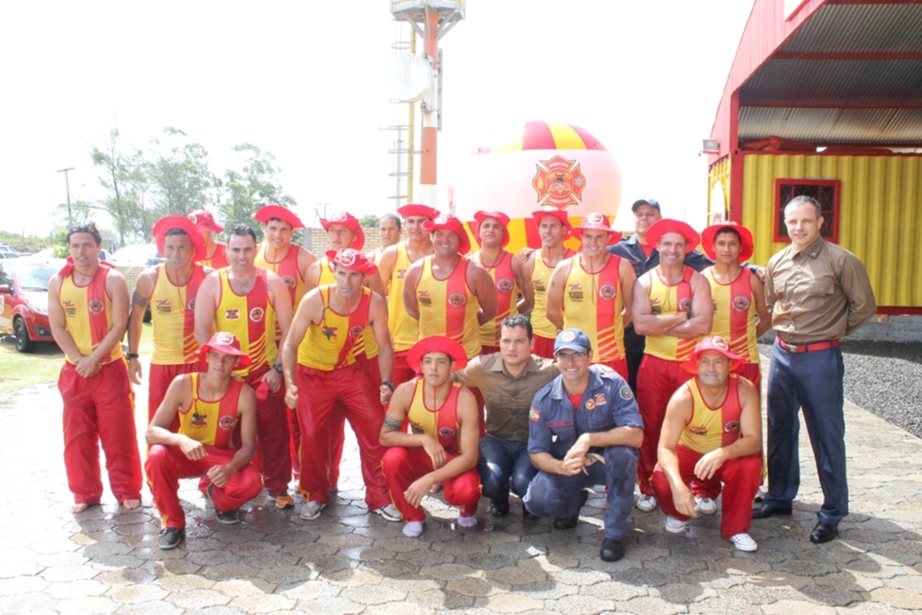 2º GBM DE PASSO DE TORRES REALIZA ATO SOLENE E FORMATURA