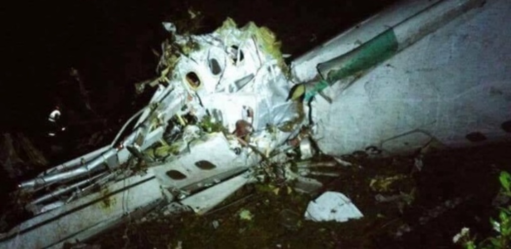 AVIÃO COM EQUIPE DA CHAPECOENSE SOFRE ACIDENTE NA COLÔMBIA