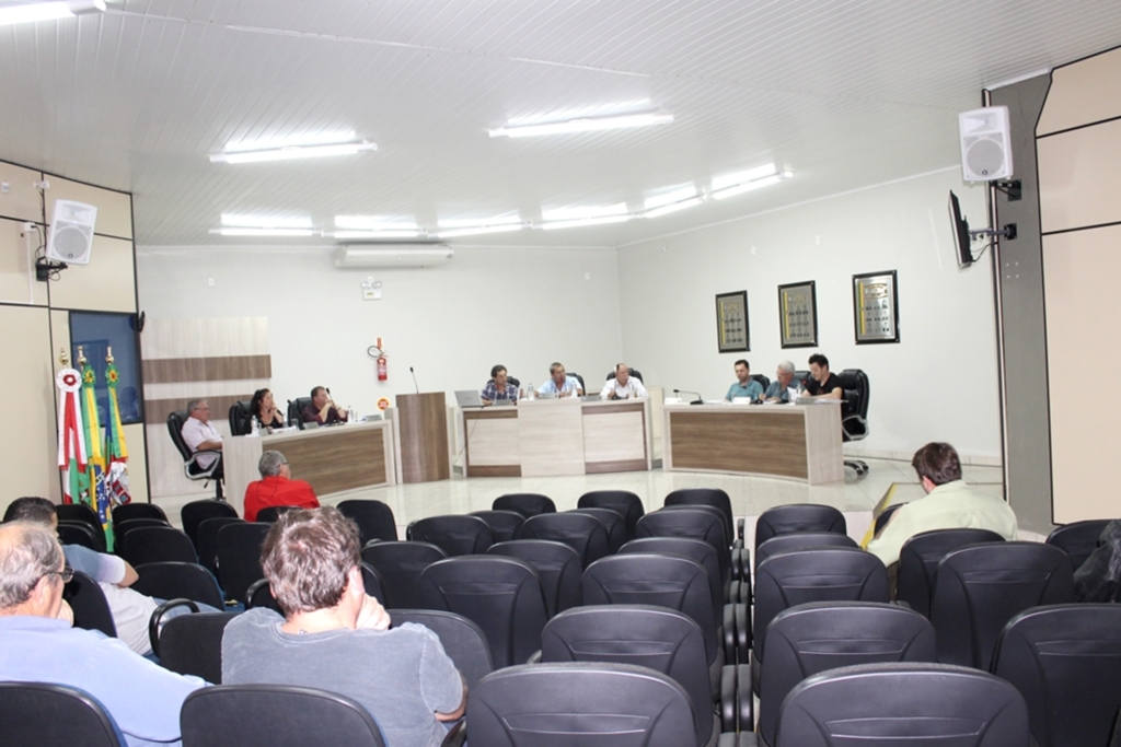VEREADORES RECLAMAM DA FALTA DE CONSERVAÇÃO DA RODOVIA