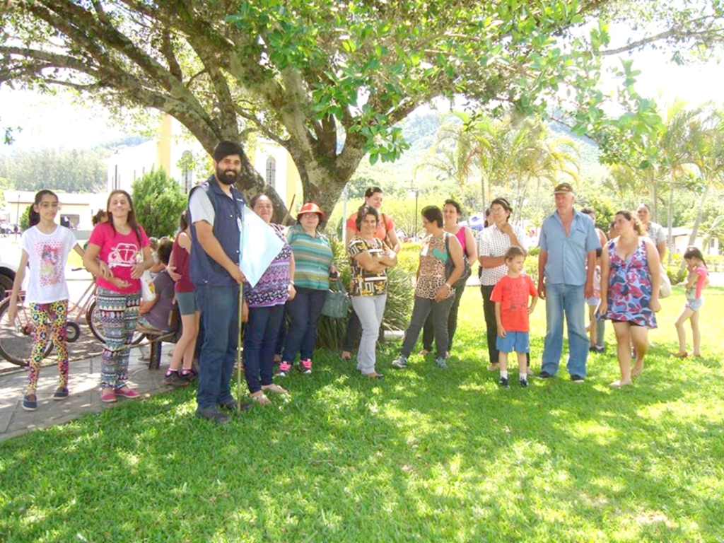AGRICULTORES PARTICIPAM DE TARDE DE CAMPO E AÇÕES SOCIOASSISTENCIAIS