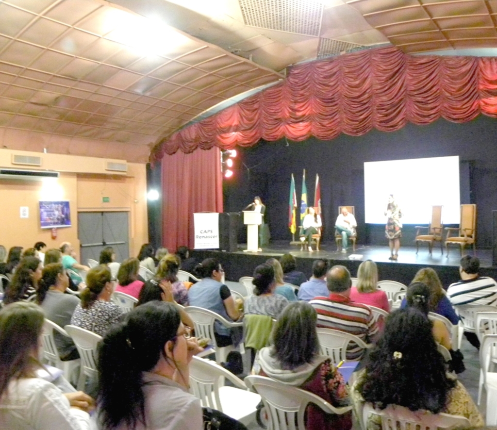 TORRES PROMOVE DEBATE SOBRE A REDE DE CUIDADOS COM CRIANÇAS E ADOLESCENTES