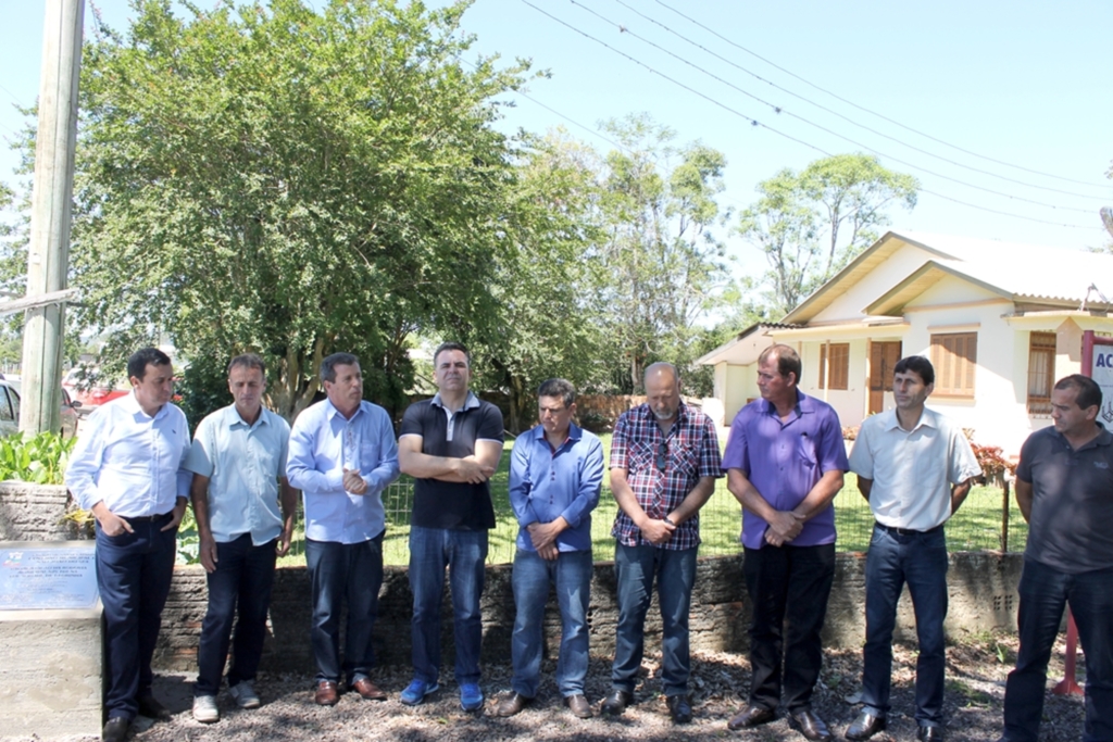 INAUGURAÇÃO DA PAVIMENTAÇÃO ASFÁLTICA DA SJS-160 NA COMUNIDADE DE GLORINHA