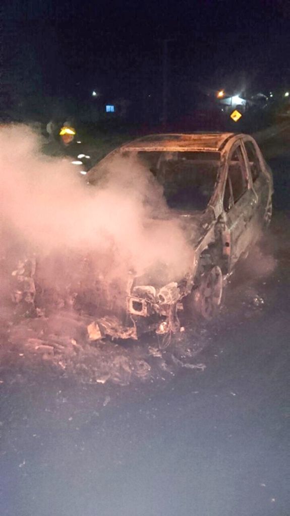 CARRO PEGA FOGO EM SÃO JOÃO DO SUL