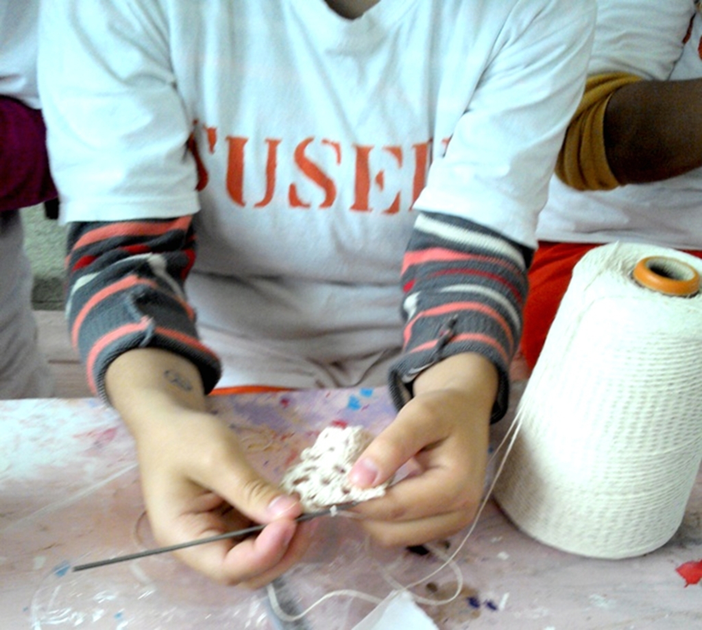 APENADAS DO PRESÍDIO FEMININO DE TORRES PARTICIPAM DE CURSO DE ARTESANATO