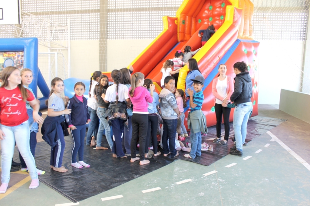 DIA DAS CRIANÇAS É COMEMORADO EM SÃO JOÃO DO SUL