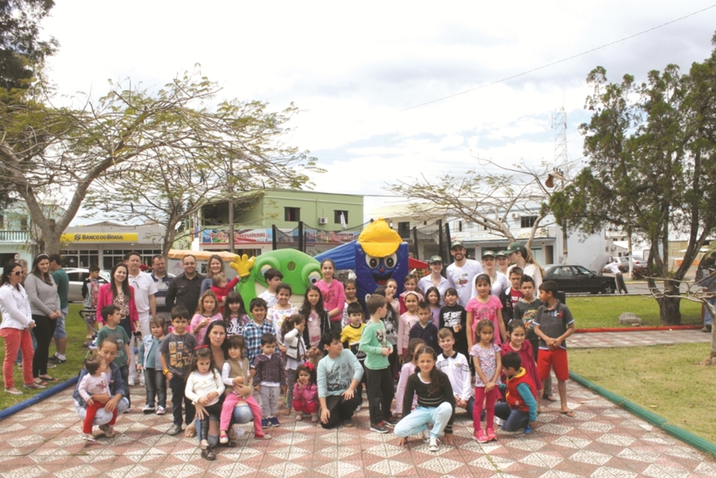 CDL E CRESOL REALIZAM FESTA EM COMEMORAÇÃO AO DIA DAS CRIANÇAS EM SÃO JOÃO DO SUL