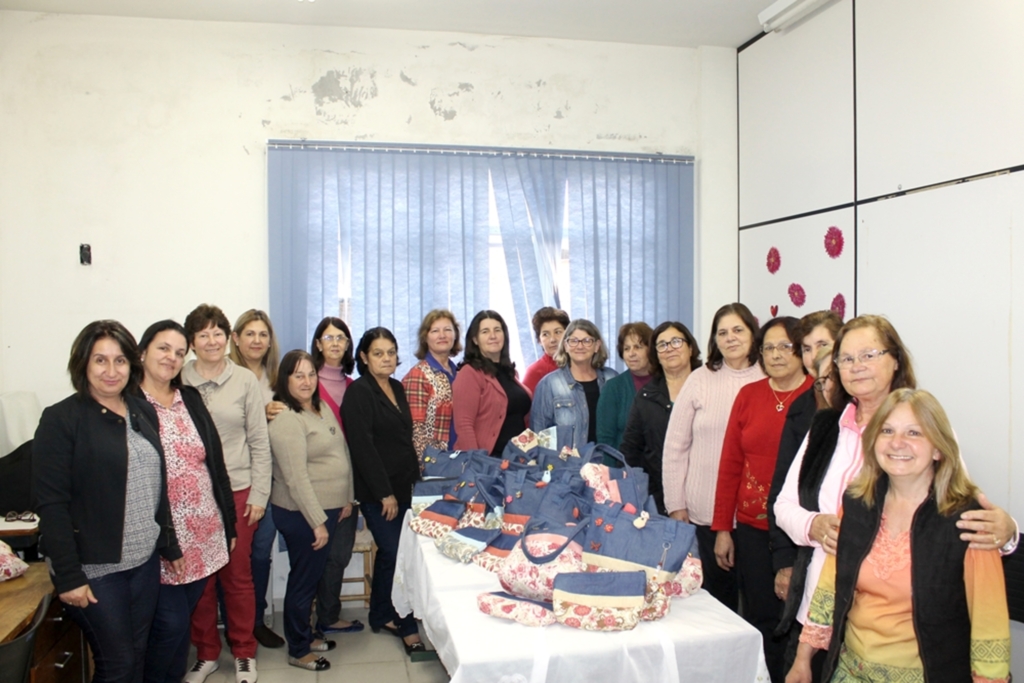 ENCERRAMENTO DO CURSO DE BOLSAS PARA O CLUBE DE MÃES DE SÃO JOÃO DO SUL