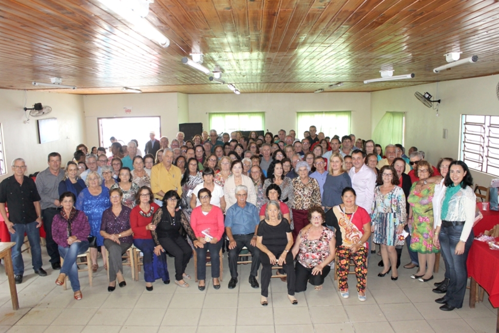 GRUPO ALEGRIA DA TERCEIRA IDADE  DE SÃO JOÃO DO SUL COMEMORA O DIA INTERNACIONAL DO IDOSO