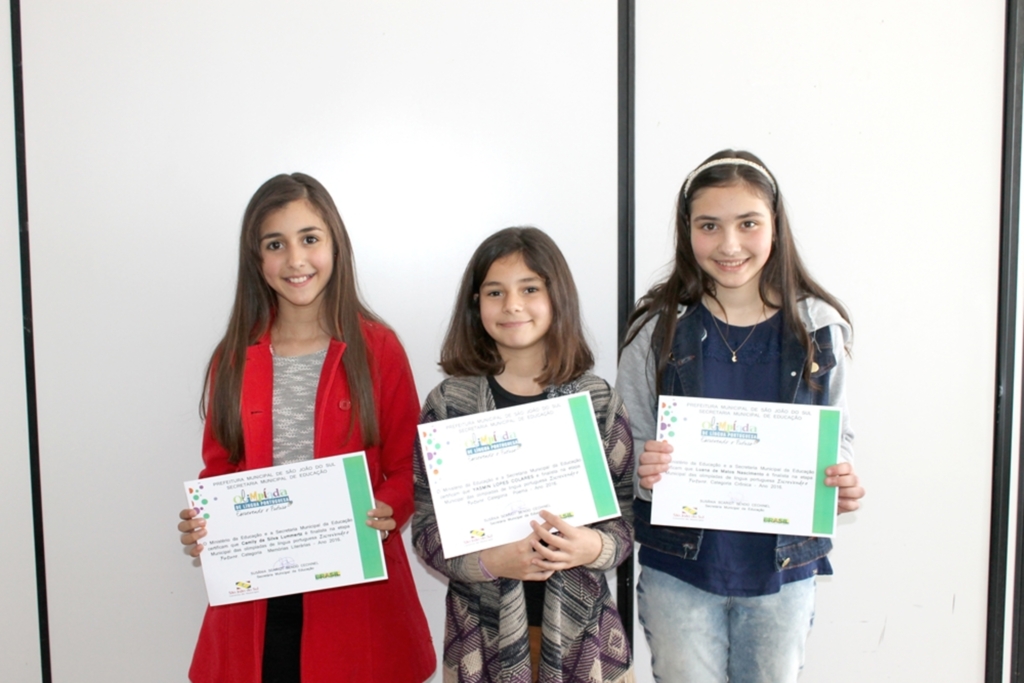 ENTREGA DA PREMIAÇÃO DAS OLIMPÍADAS  DE LÍNGUA PORTUGUESA EM SÃO JOÃO DO SUL
