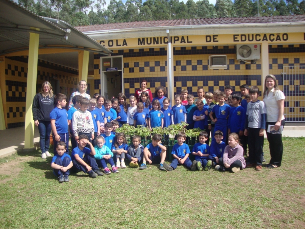 COOPERJA COMEMORA O DIA DA ÁRVORE