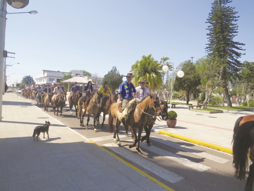 CTG PORTEIRA DO FAXINAL PREPARA AS COMEMORAÇÕES DA SEMANA FARROUPILHA