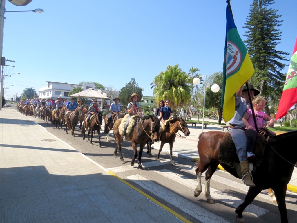 CTG PORTEIRA DO FAXINAL PREPARA AS COMEMORAÇÕES DA SEMANA FARROUPILHA