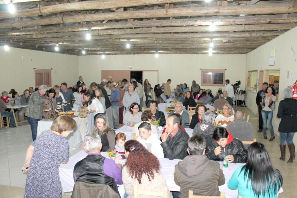 JANTAR BAILE EM ROSA DO MAR É REALIZADO COM SUCESSO