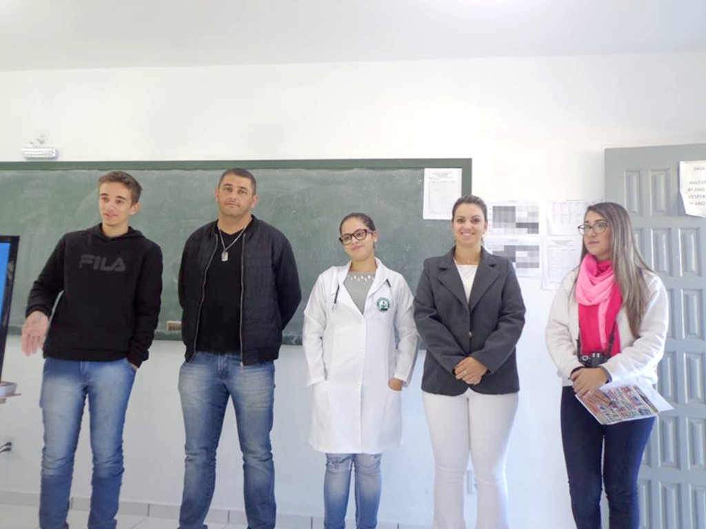 DANDO BONS EXEMPLOS NO DIA DO TRABALHO