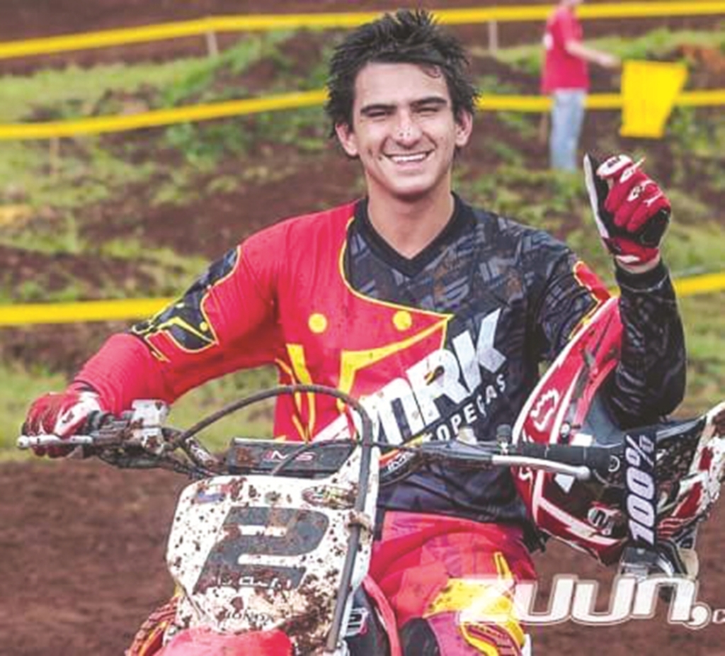 CÁSSIO ANACLETO SEGUE LIDERANDO O CAMPEONATO GAÚCHO DE MOTOCROSS
